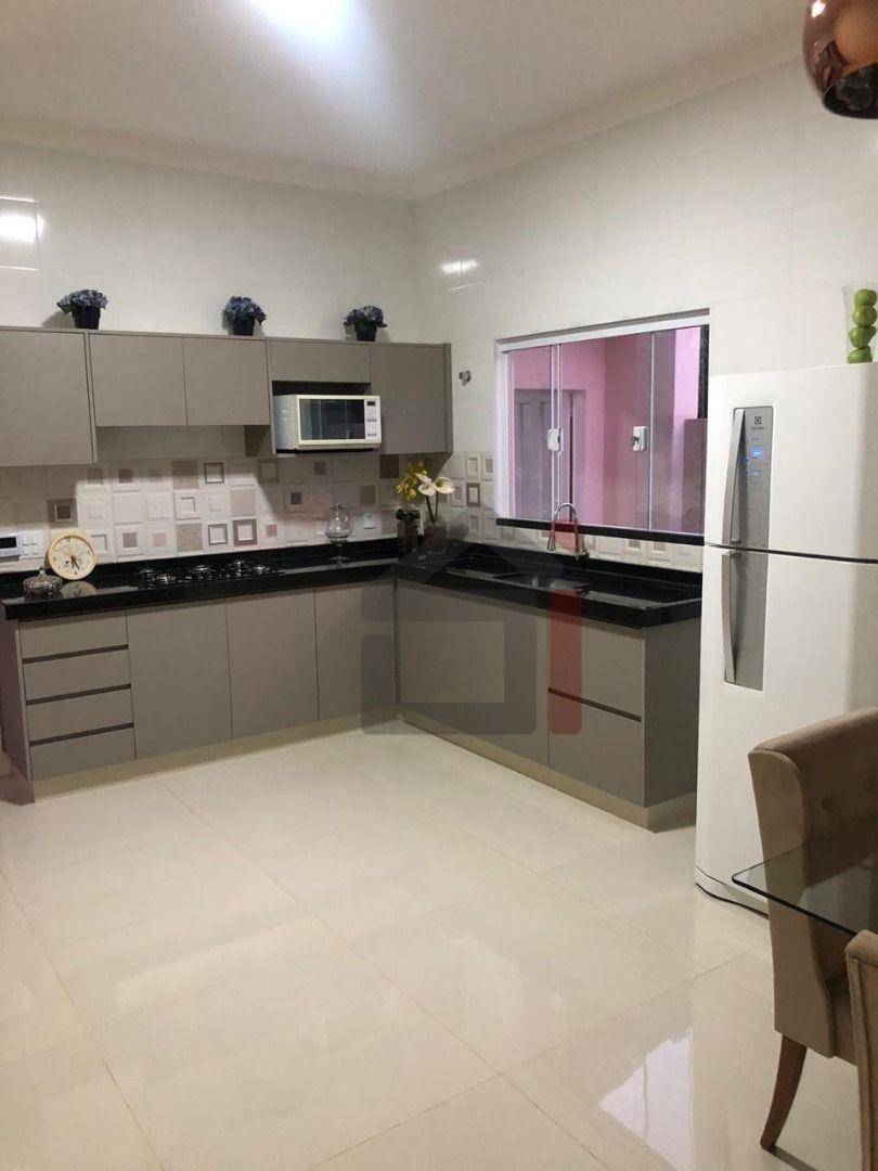 Casa à venda com 5 quartos, 230m² - Foto 12