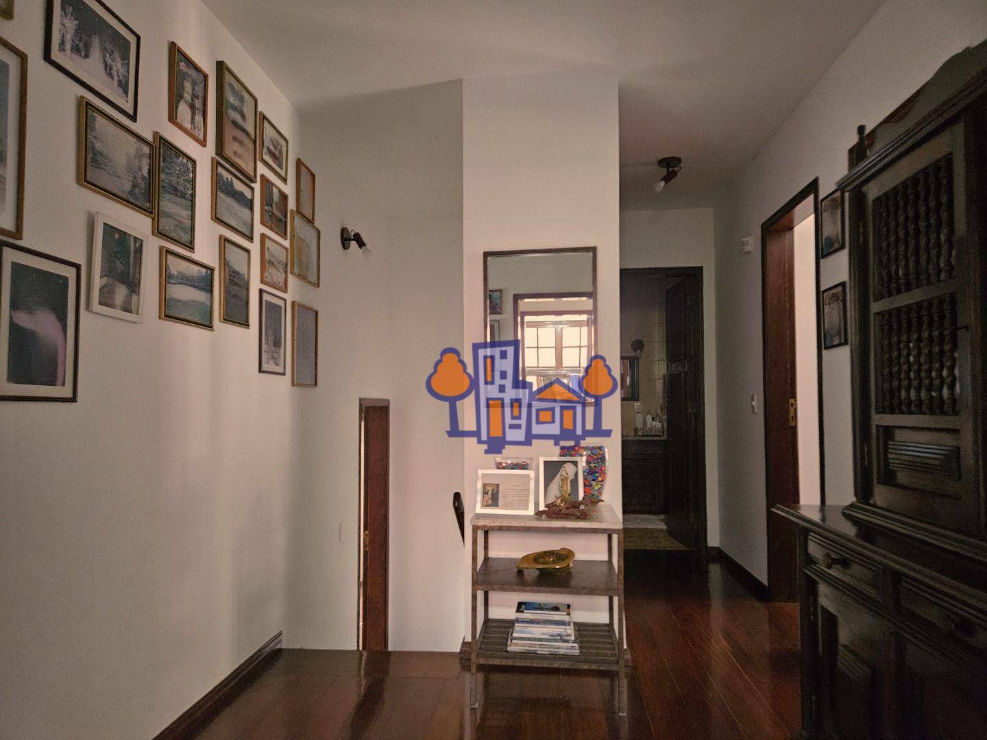 Casa à venda com 4 quartos, 300m² - Foto 15