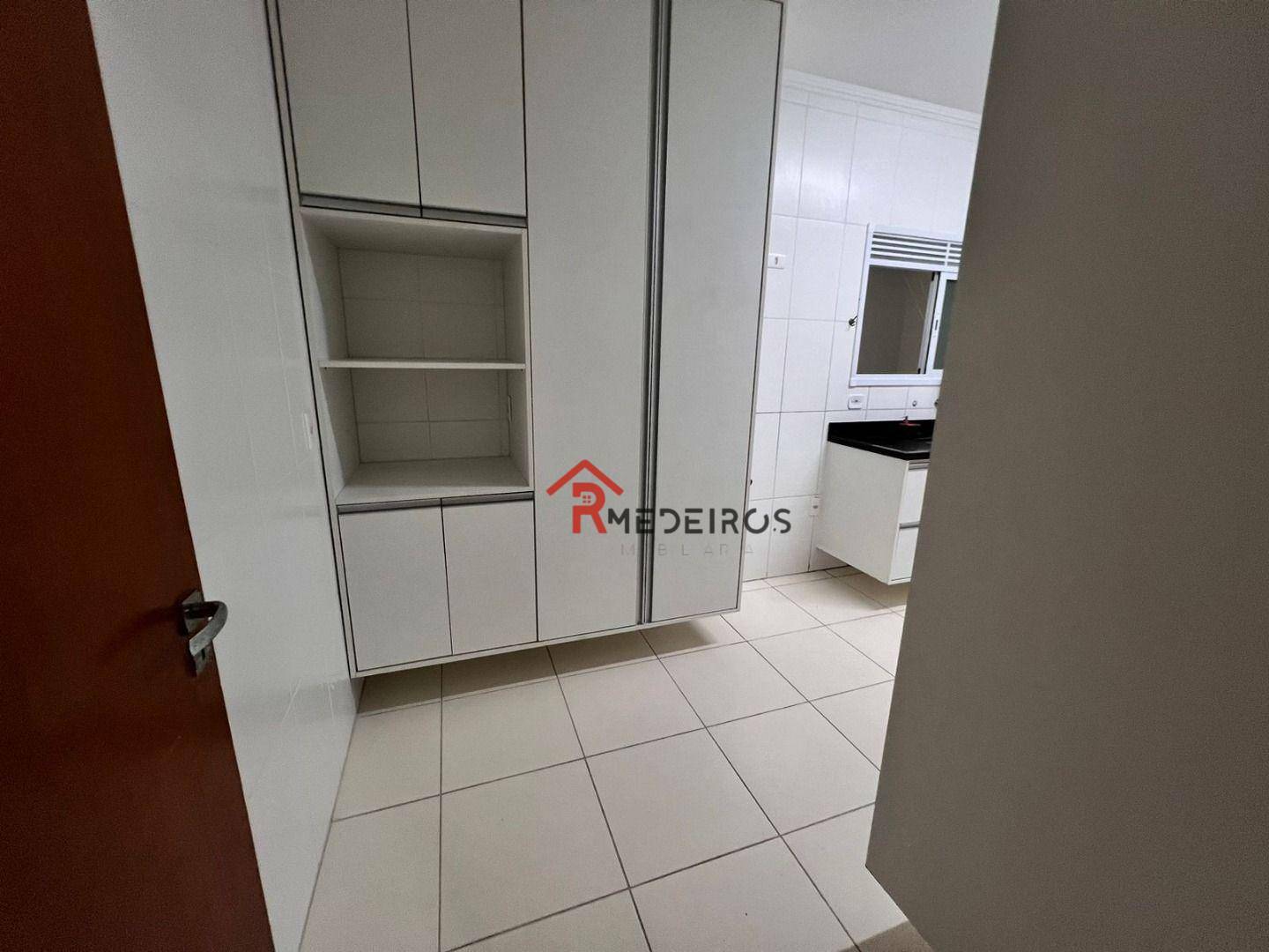 Apartamento para alugar com 4 quartos, 154m² - Foto 9