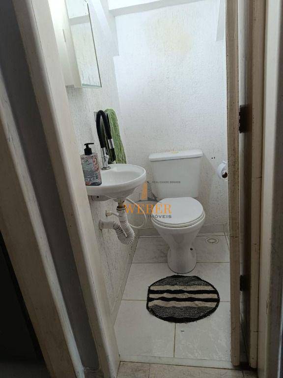 Sobrado à venda com 2 quartos, 70m² - Foto 4
