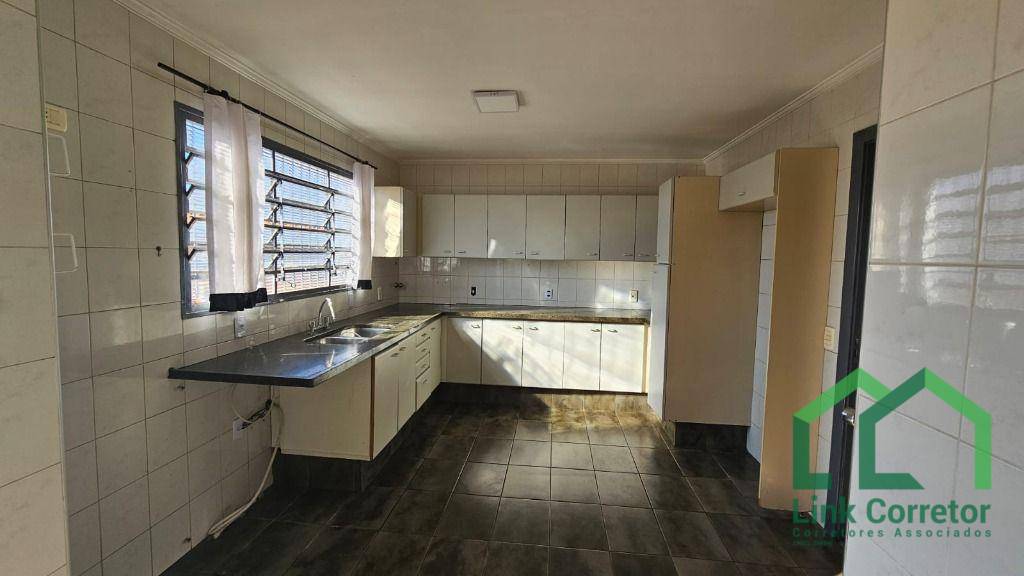 Casa à venda com 3 quartos, 326m² - Foto 25