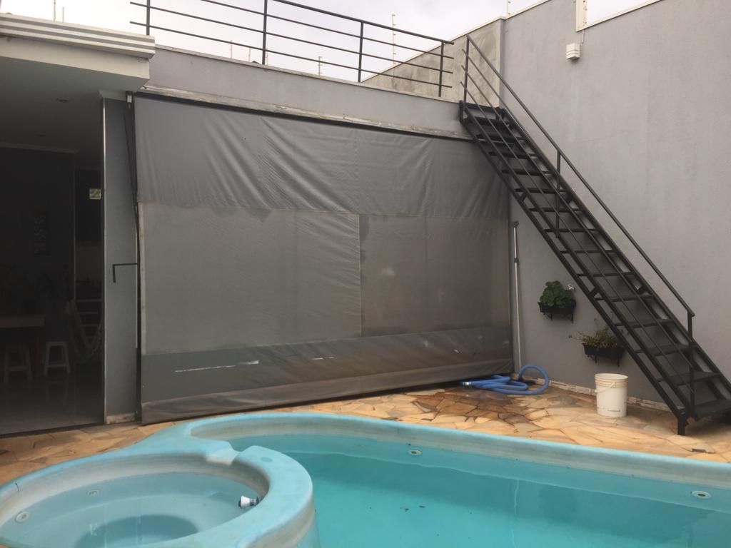 Casa à venda com 3 quartos, 230m² - Foto 2