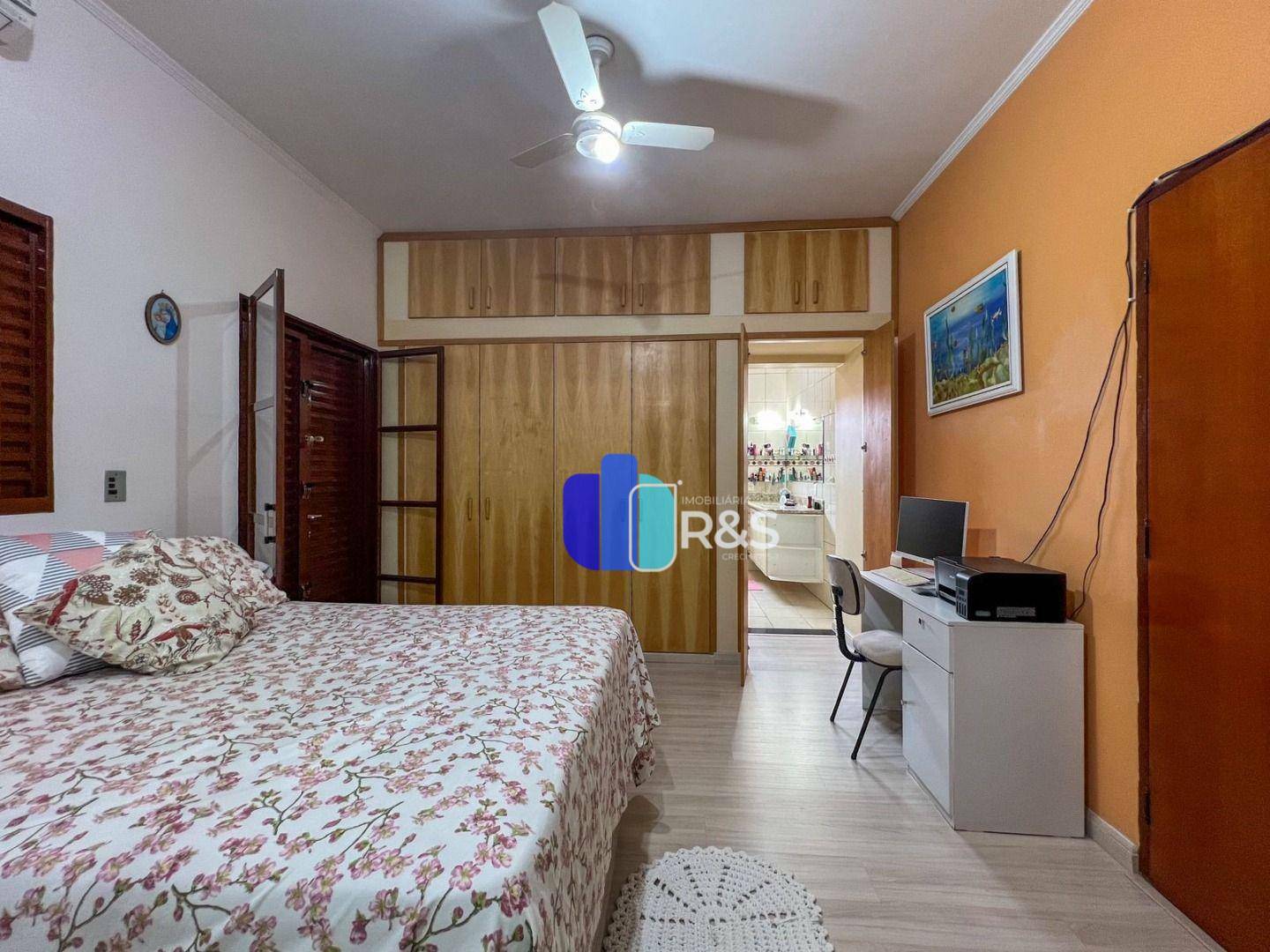 Casa à venda com 3 quartos, 220m² - Foto 16