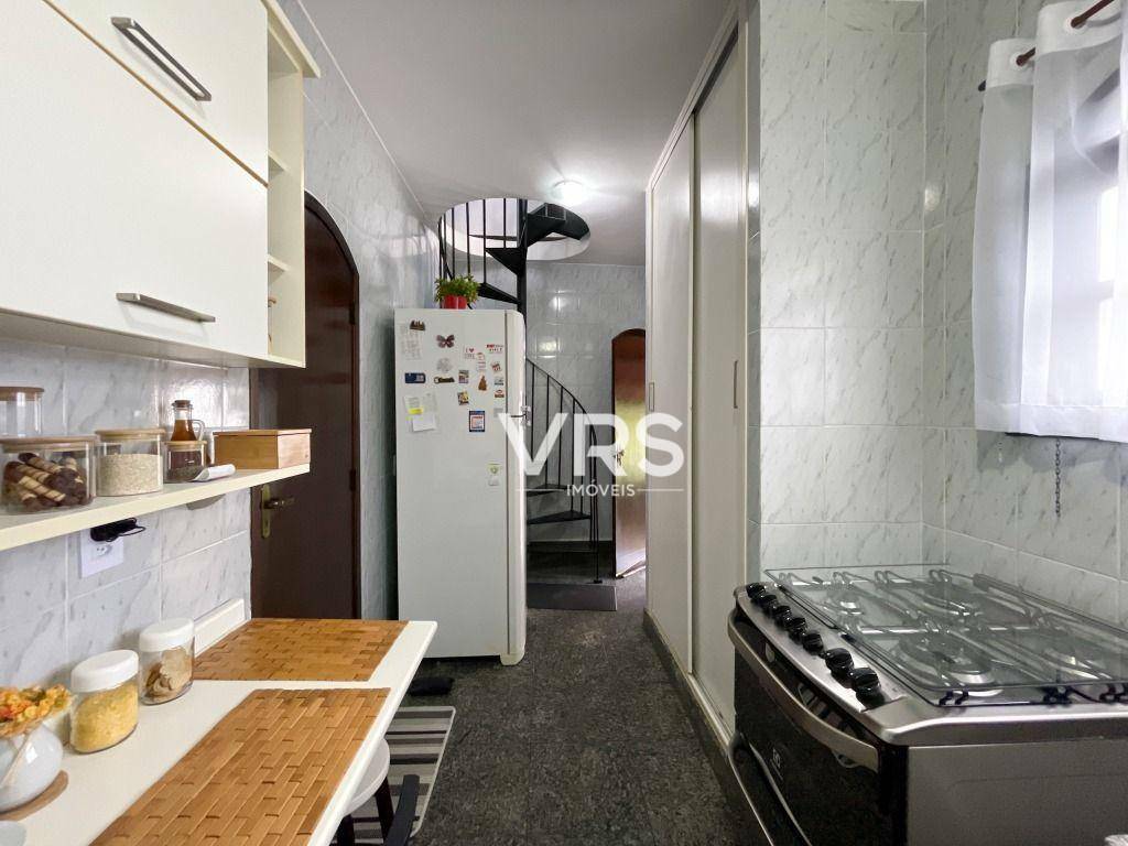 Casa à venda com 4 quartos, 255m² - Foto 11