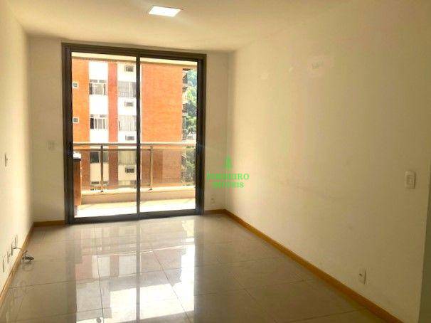 Apartamento à venda com 2 quartos, 76m² - Foto 6