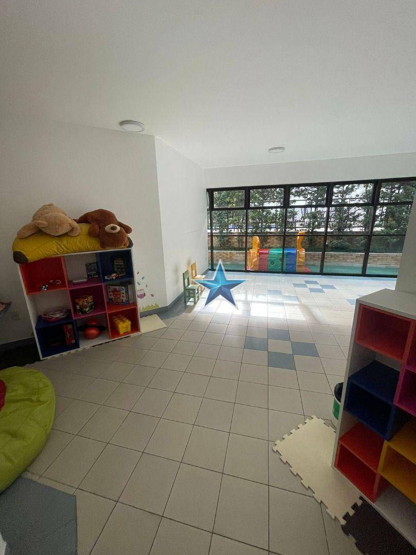 Apartamento para alugar com 3 quartos, 130m² - Foto 17