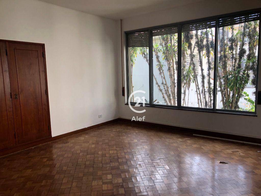 Casa para alugar com 6 quartos, 400m² - Foto 11