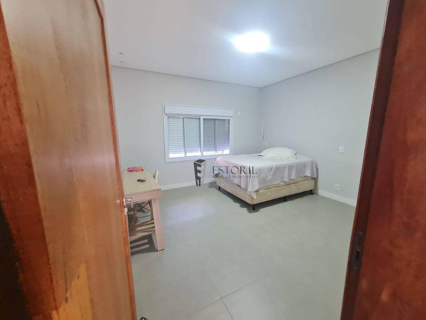 Casa à venda com 3 quartos, 380m² - Foto 16