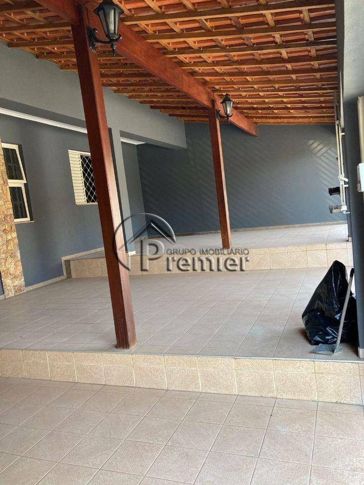 Casa à venda e aluguel com 3 quartos, 262m² - Foto 11