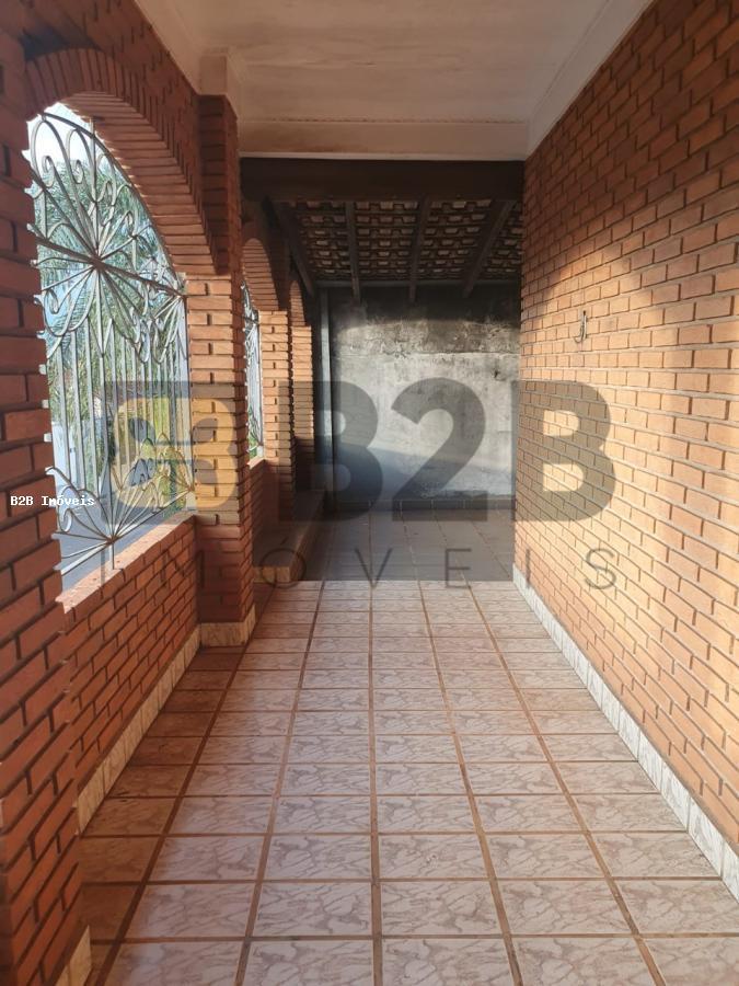 Casa à venda com 4 quartos, 298m² - Foto 3