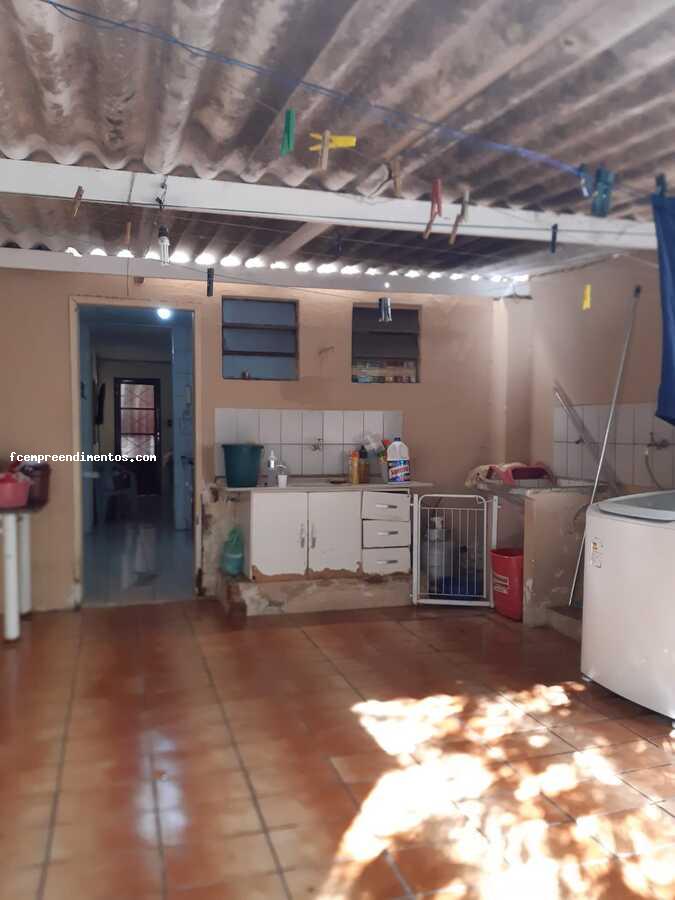 Casa à venda com 3 quartos, 201m² - Foto 11