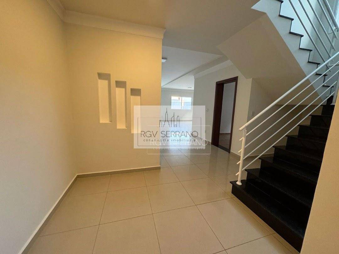 Casa de Condomínio para alugar com 5 quartos, 405m² - Foto 4