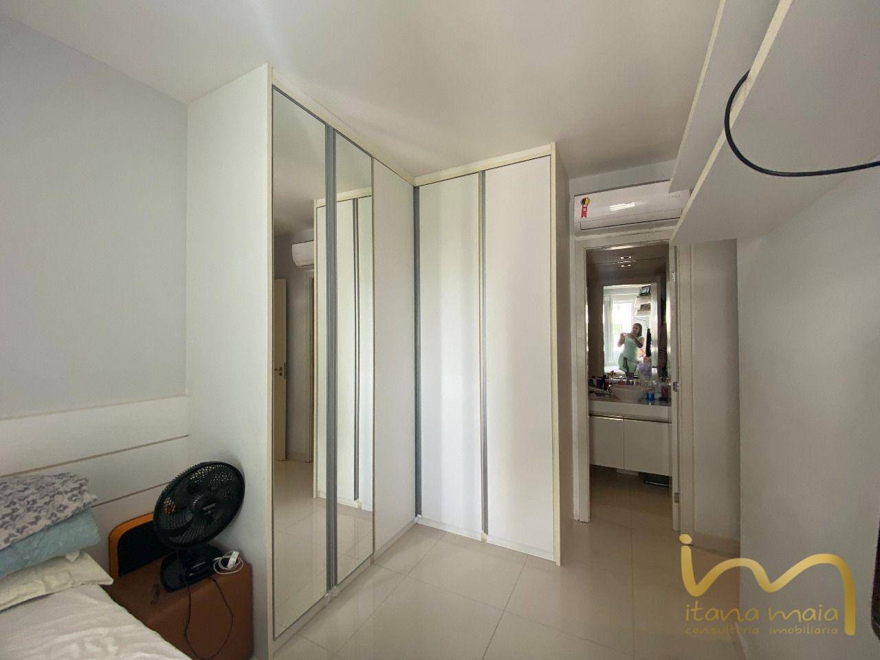 Apartamento à venda com 2 quartos, 67m² - Foto 3