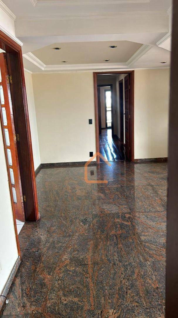 Apartamento à venda com 3 quartos, 140m² - Foto 2