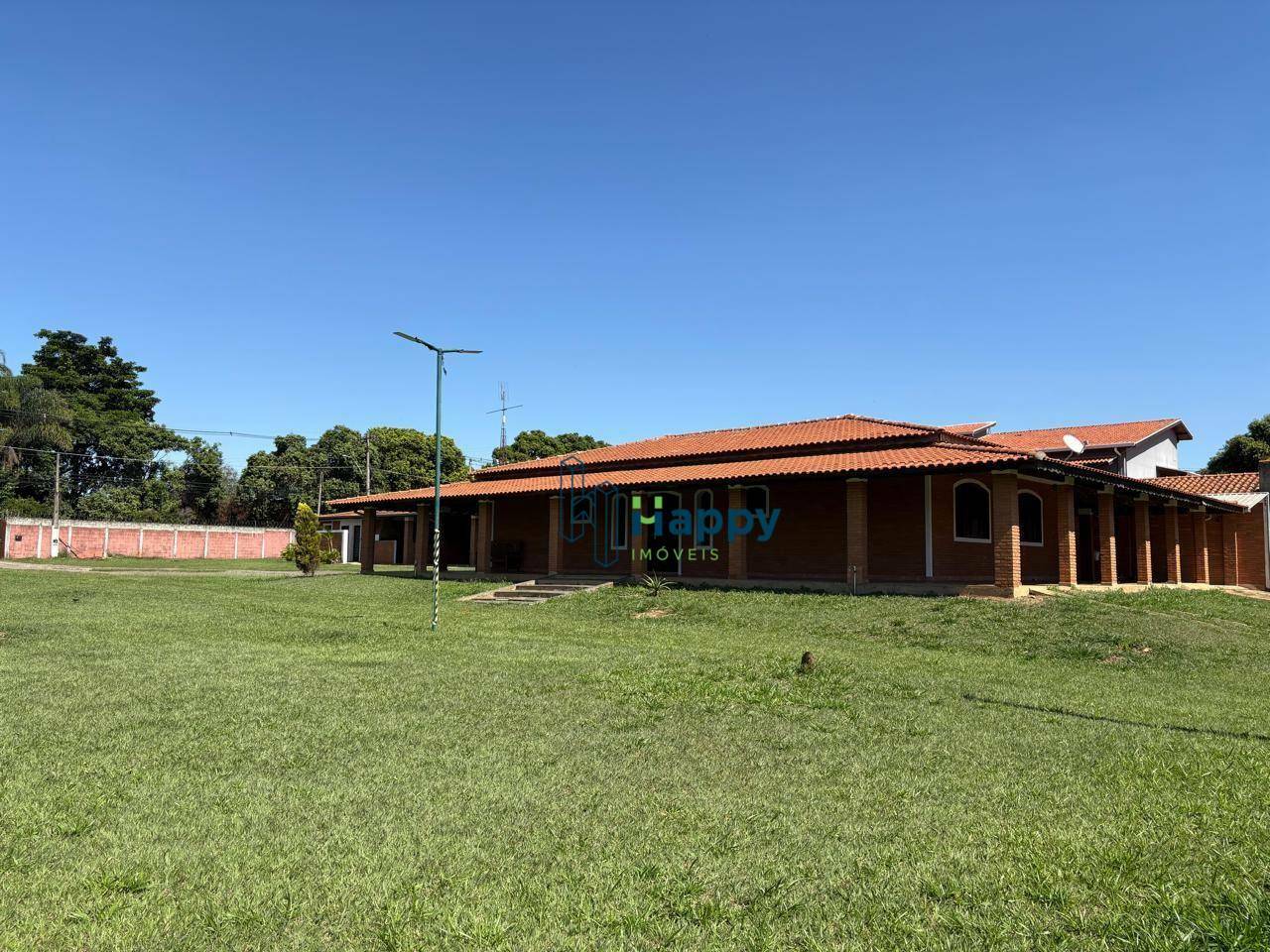 Casa para alugar com 3 quartos, 560m² - Foto 2