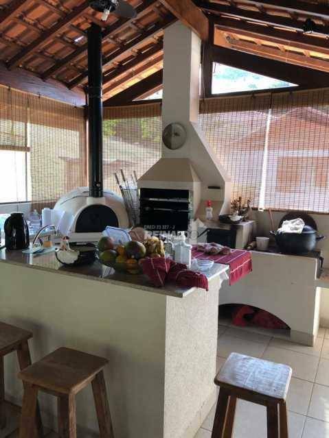 Casa de Condomínio à venda com 4 quartos, 350m² - Foto 12