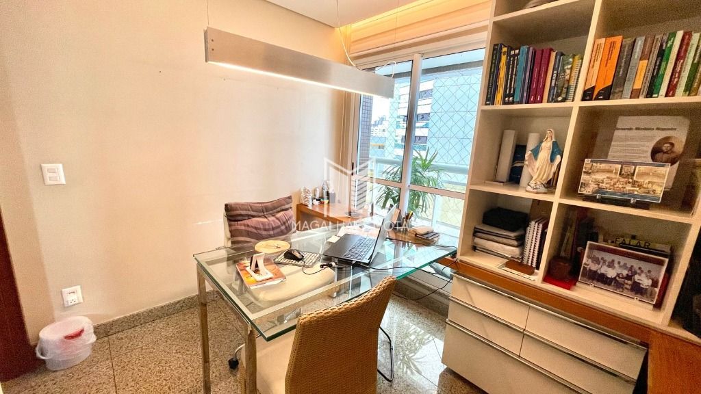 Apartamento à venda com 3 quartos, 259m² - Foto 8