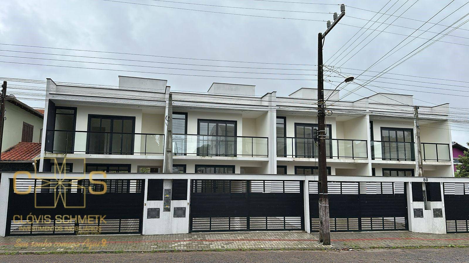 Sobrado à venda com 3 quartos, 120m² - Foto 1