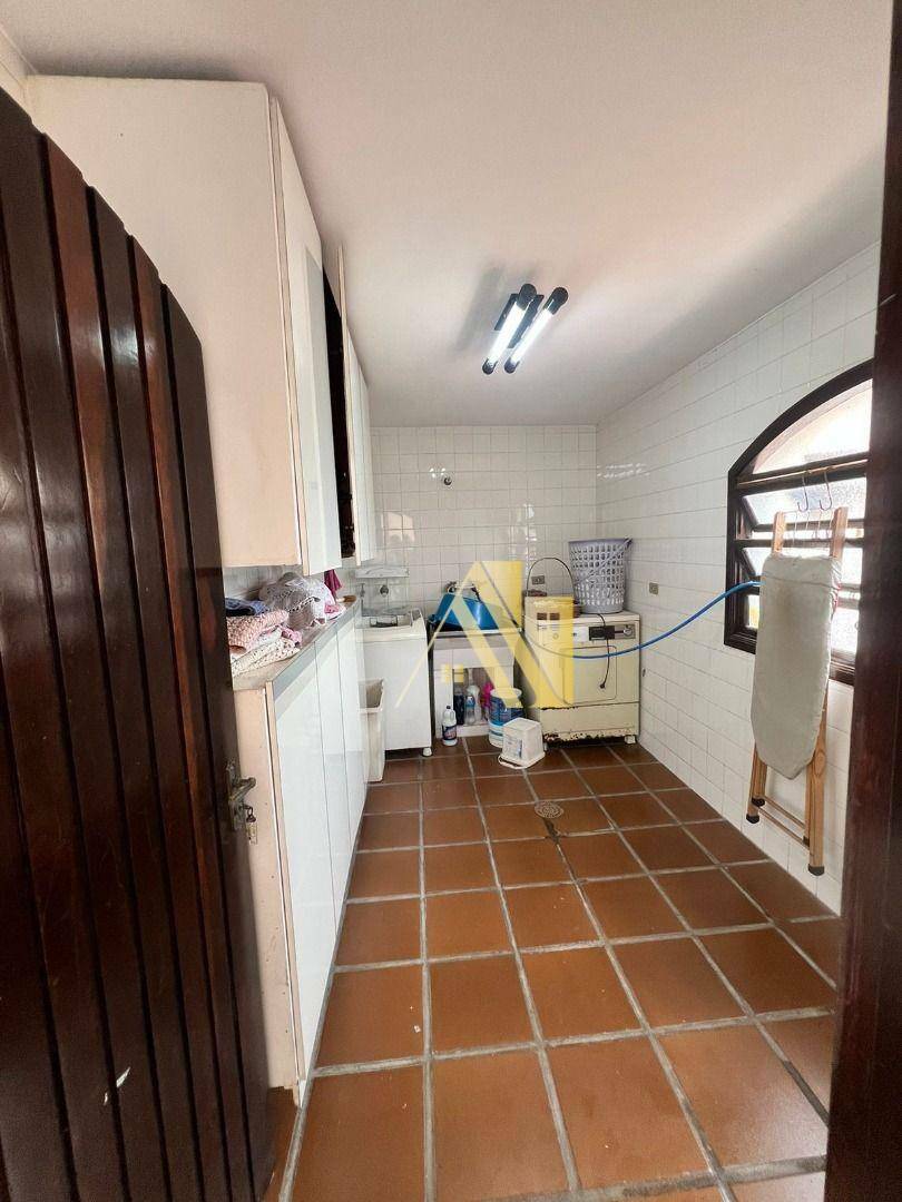 Casa à venda com 3 quartos, 235m² - Foto 24