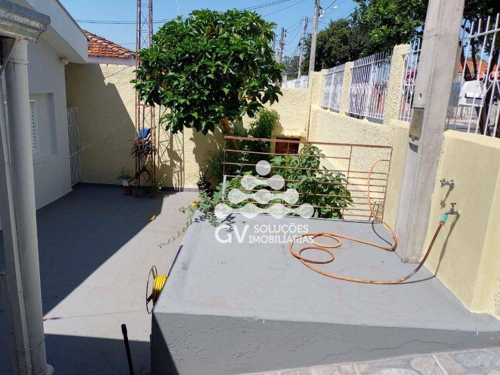 Casa à venda com 4 quartos, 130m² - Foto 1