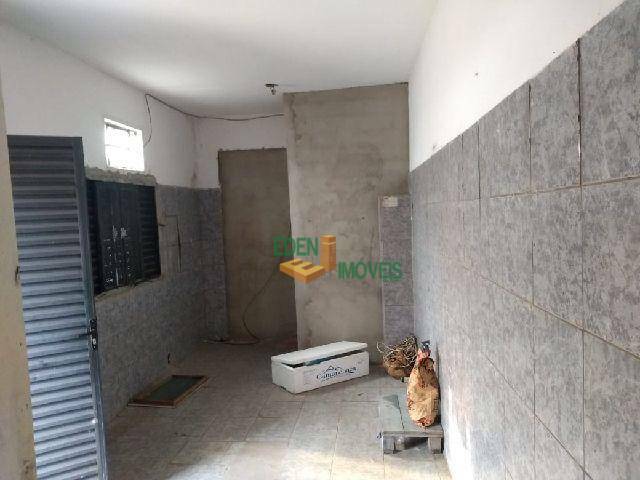 Casa à venda com 4 quartos, 125m² - Foto 4