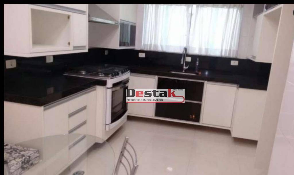 Sobrado à venda com 3 quartos, 207m² - Foto 1