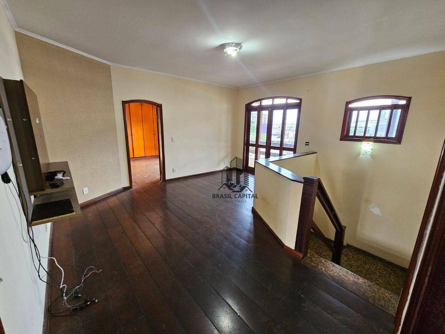 Sobrado à venda com 3 quartos, 300m² - Foto 4