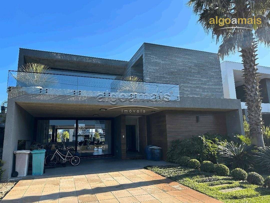 Casa de Condomínio à venda com 5 quartos, 362m² - Foto 2