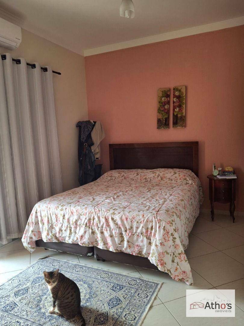 Casa à venda com 3 quartos, 201m² - Foto 15