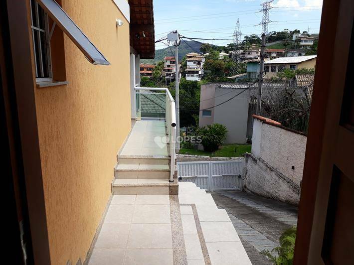 Casa de Condomínio à venda com 4 quartos, 227m² - Foto 6