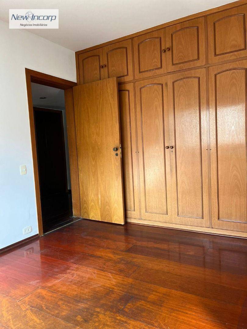 Apartamento à venda com 3 quartos, 233m² - Foto 13