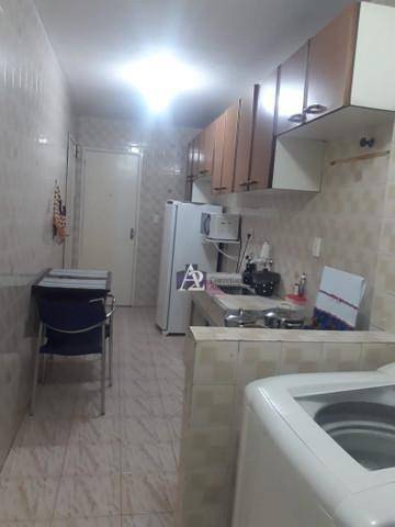 Apartamento à venda com 2 quartos, 50m² - Foto 2