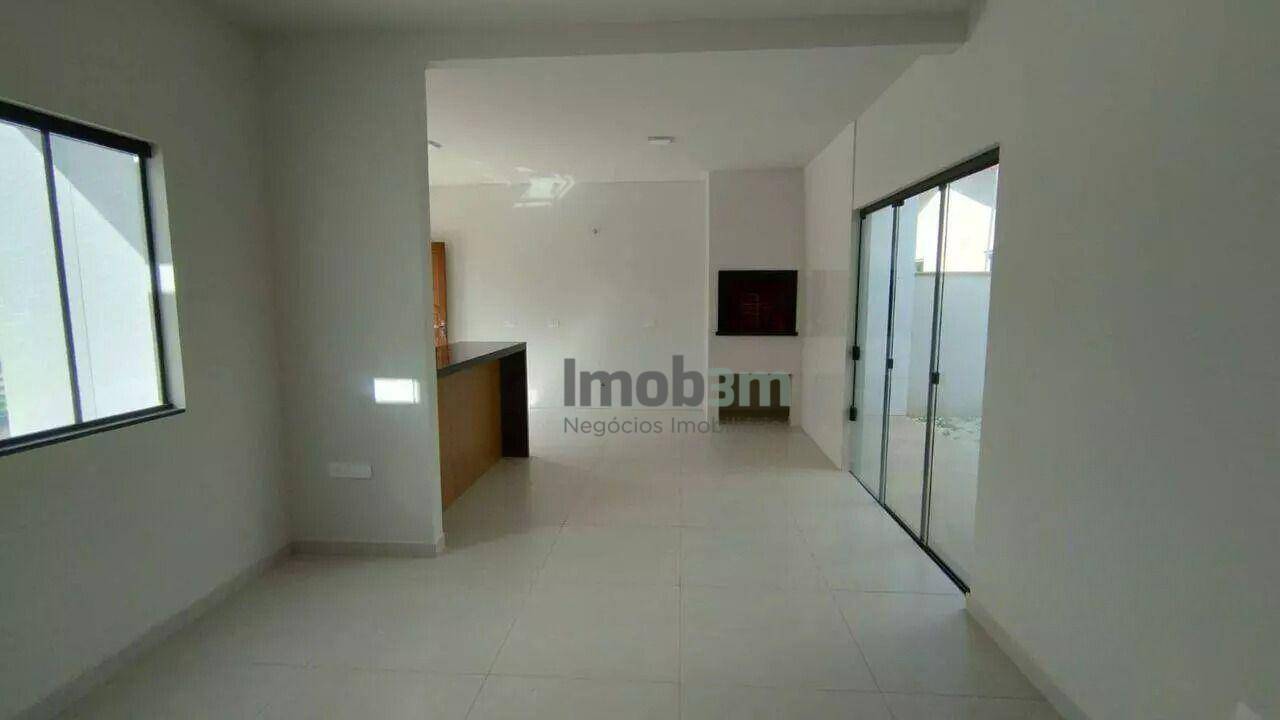 Casa à venda com 3 quartos, 80m² - Foto 5