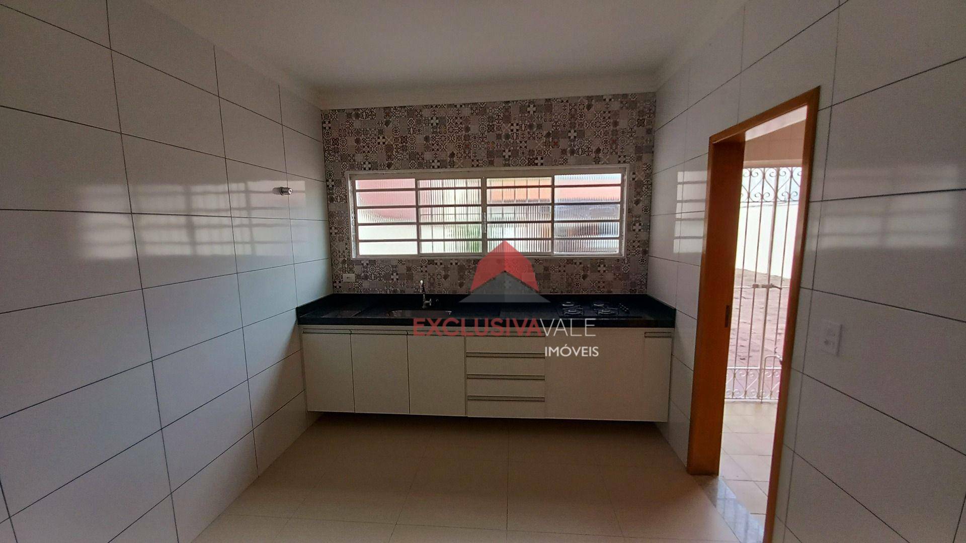 Casa à venda com 5 quartos, 232m² - Foto 12