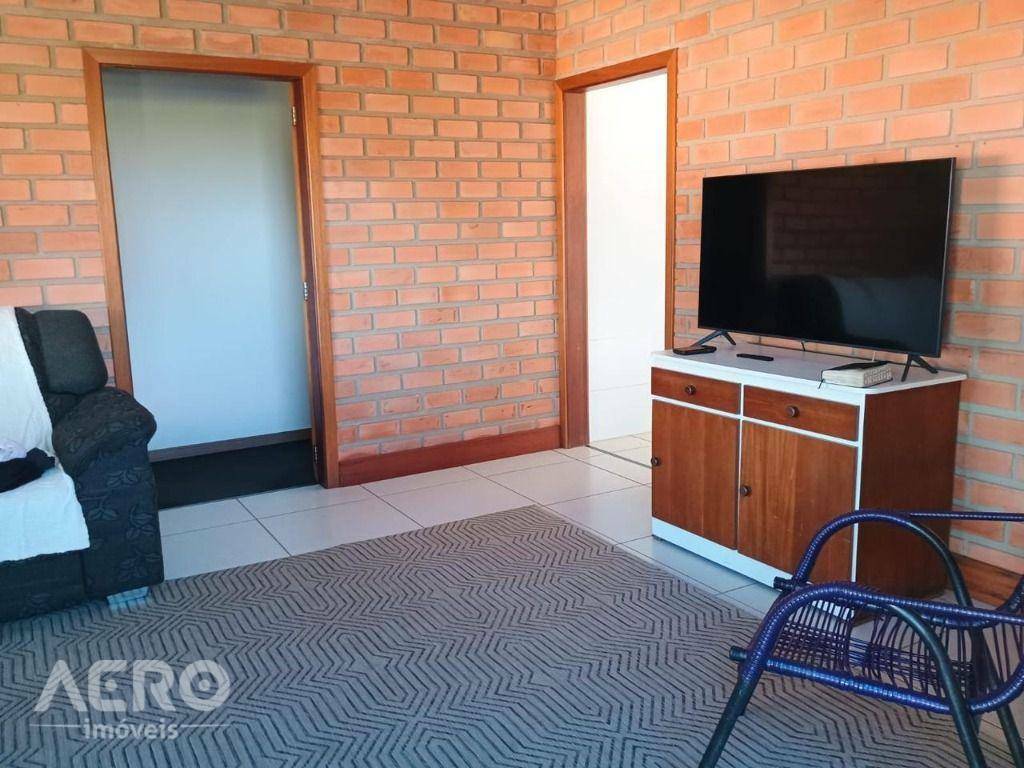 Casa à venda com 3 quartos, 106m² - Foto 2