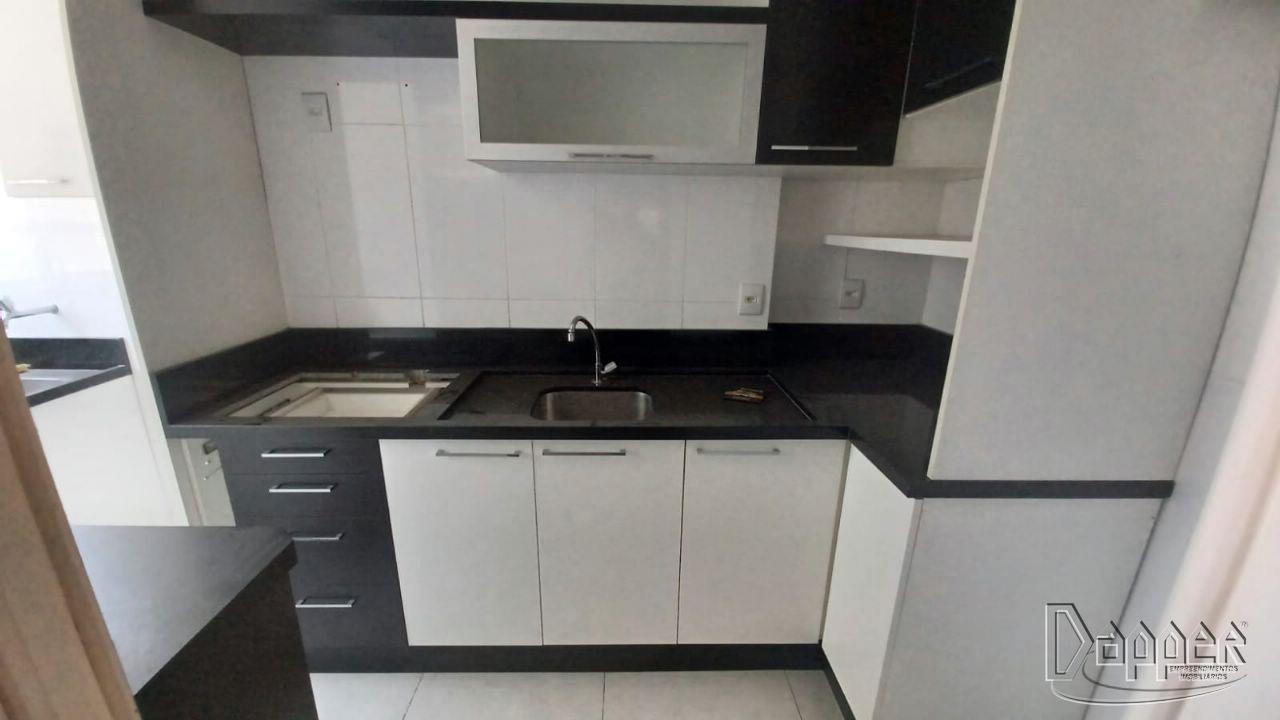 Apartamento à venda com 2 quartos, 67m² - Foto 4