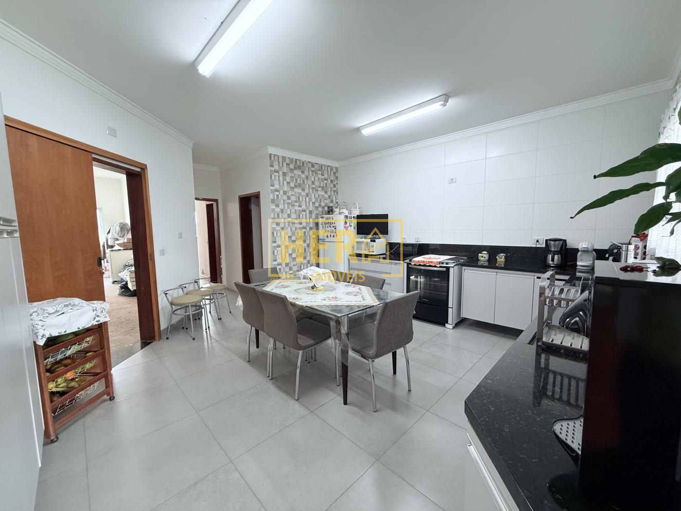 Chácara à venda com 7 quartos, 2120m² - Foto 2