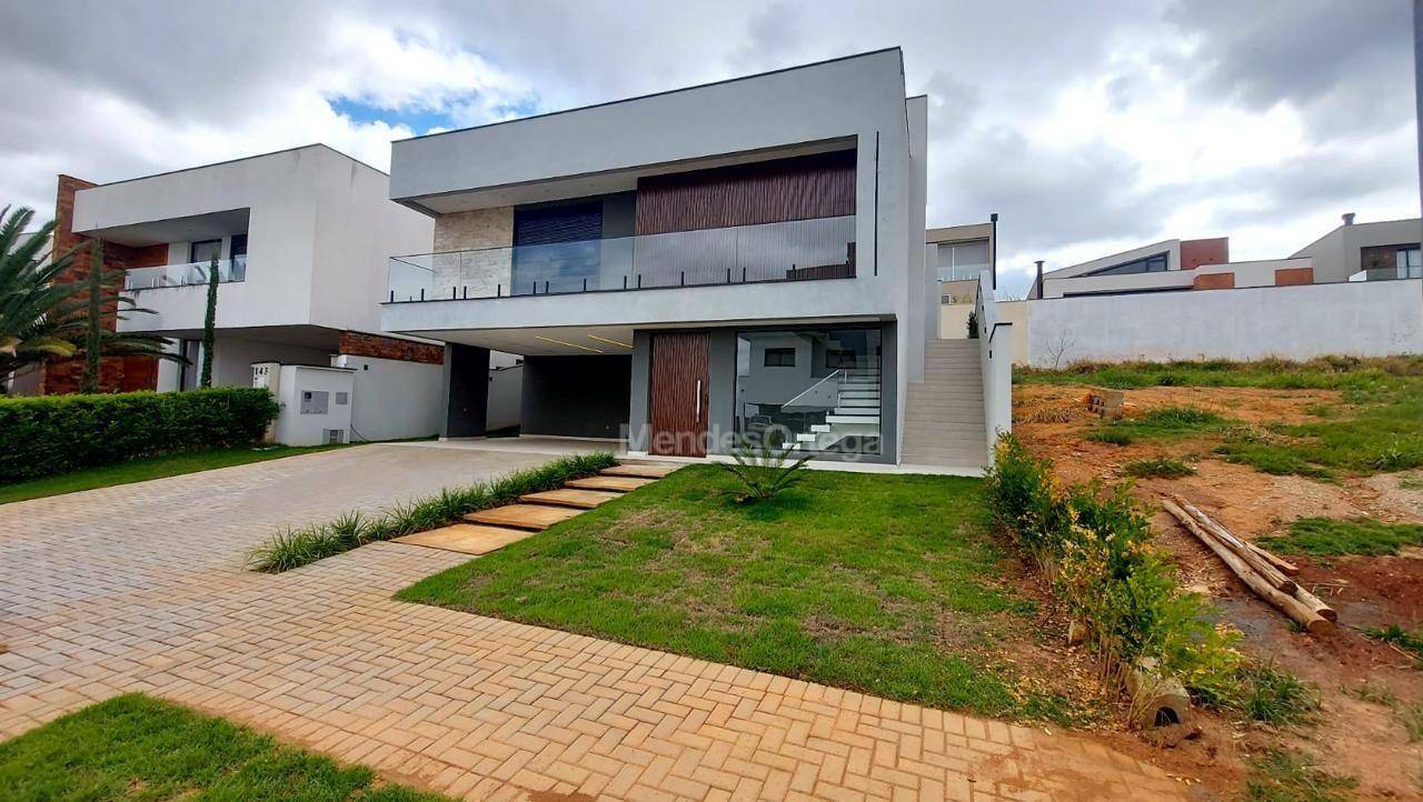 Casa de Condomínio à venda com 3 quartos, 294m² - Foto 1