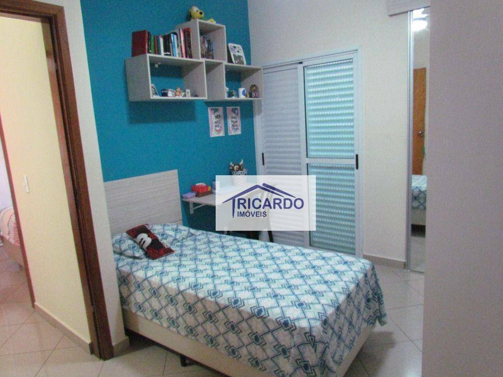 Casa de Condomínio à venda com 3 quartos, 240m² - Foto 29