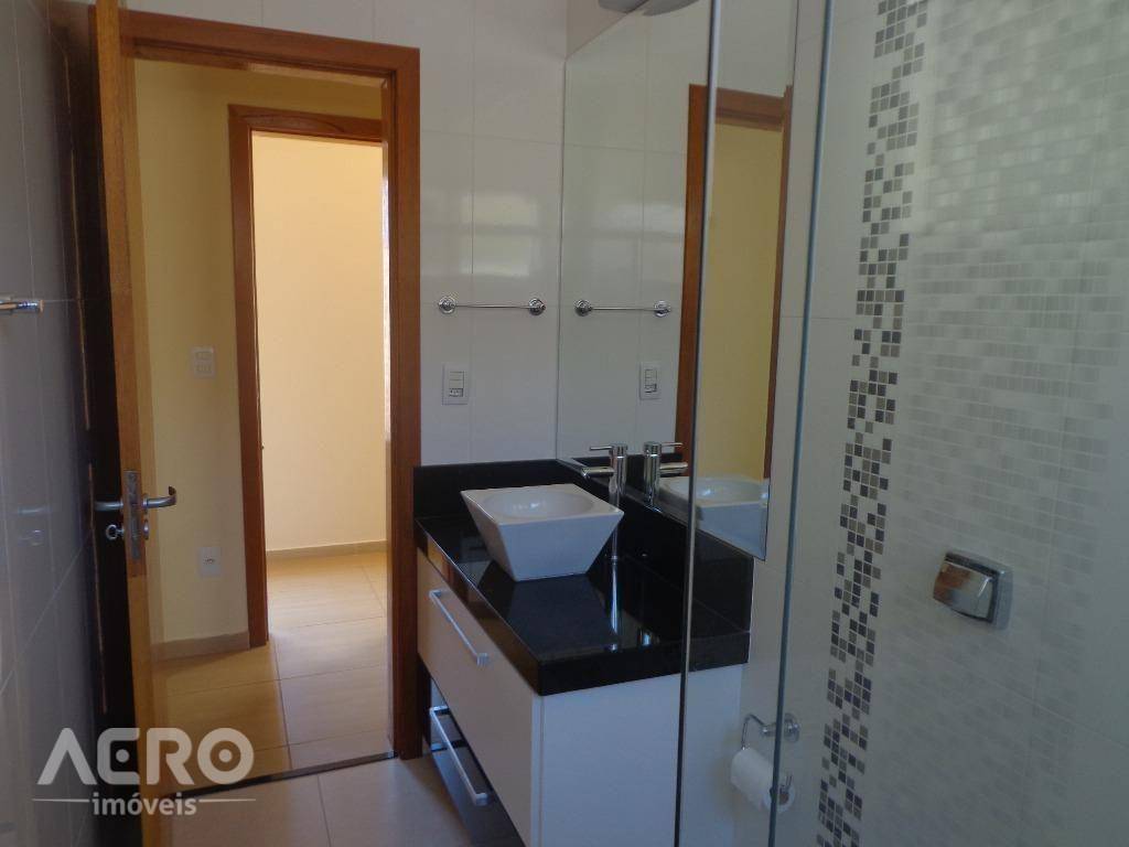 Casa à venda com 3 quartos, 230m² - Foto 32