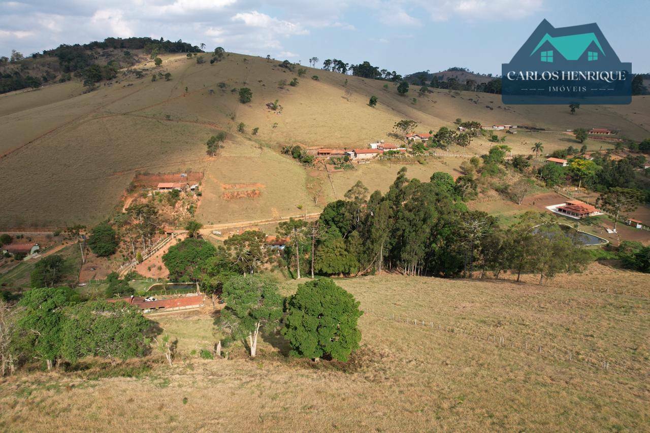 Chácara à venda com 5 quartos, 250m² - Foto 3