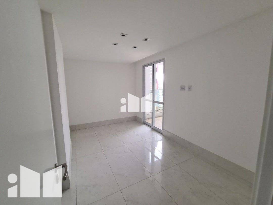 Apartamento à venda com 4 quartos, 125m² - Foto 9