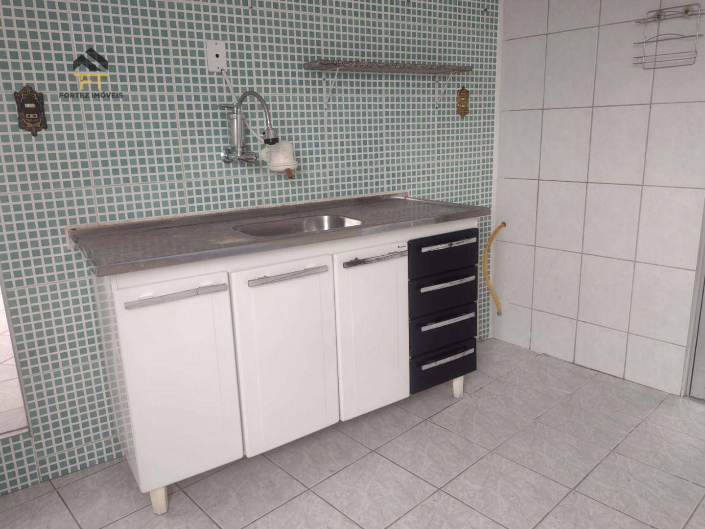 Casa para alugar com 2 quartos, 250M2 - Foto 12