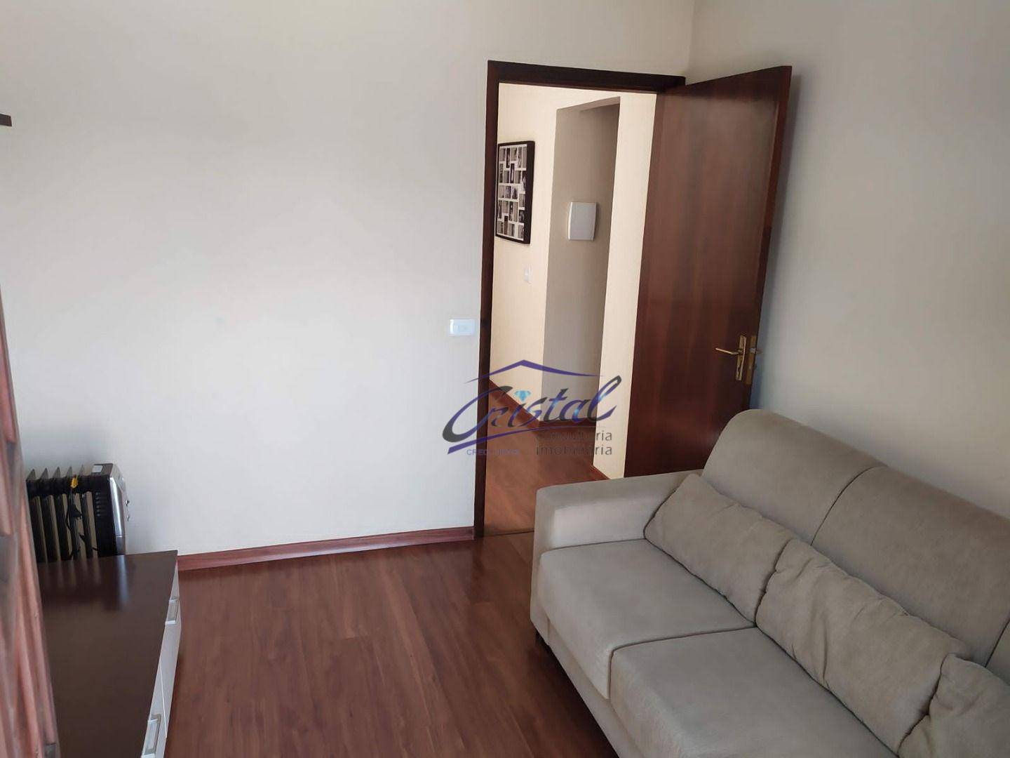 Casa para alugar com 4 quartos, 200m² - Foto 15