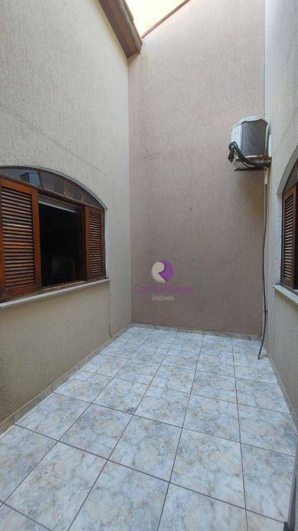 Casa à venda com 3 quartos, 212m² - Foto 24