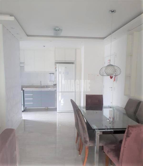 Apartamento à venda com 2 quartos, 73m² - Foto 2