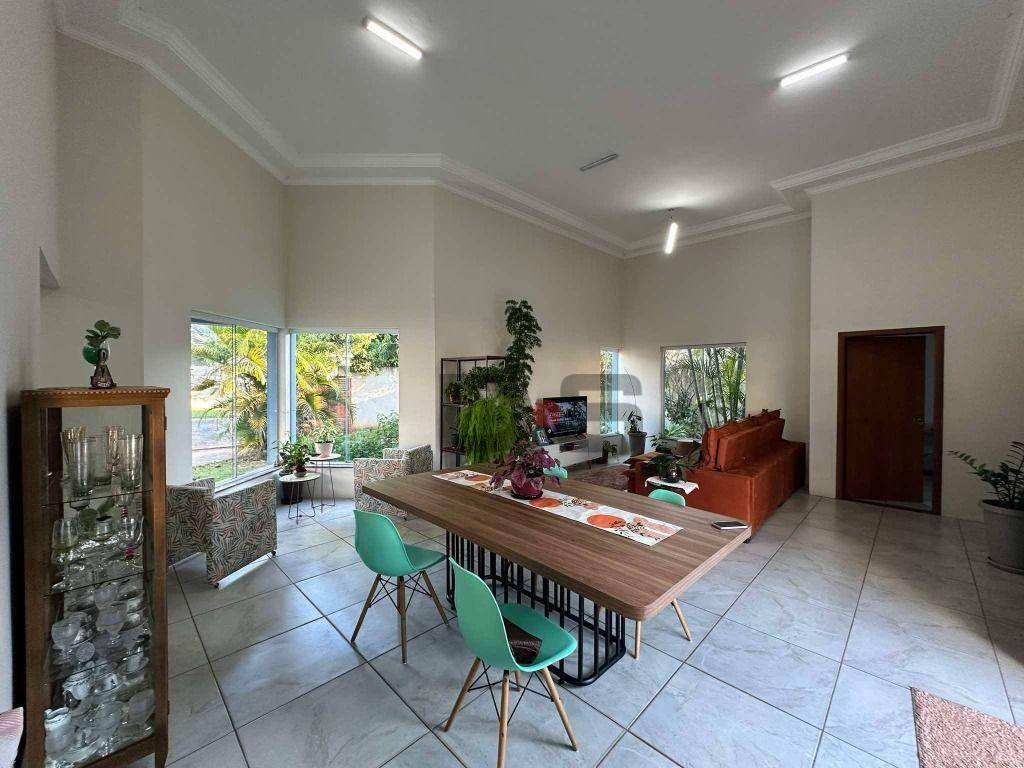 Chácara à venda com 5 quartos, 1000M2 - Foto 1