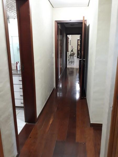 Casa de Condomínio à venda e aluguel com 3 quartos, 300m² - Foto 27