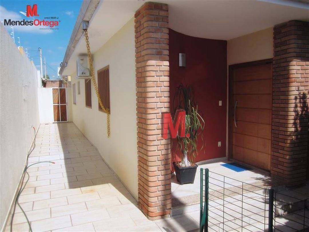 Casa à venda com 2 quartos, 300m² - Foto 6