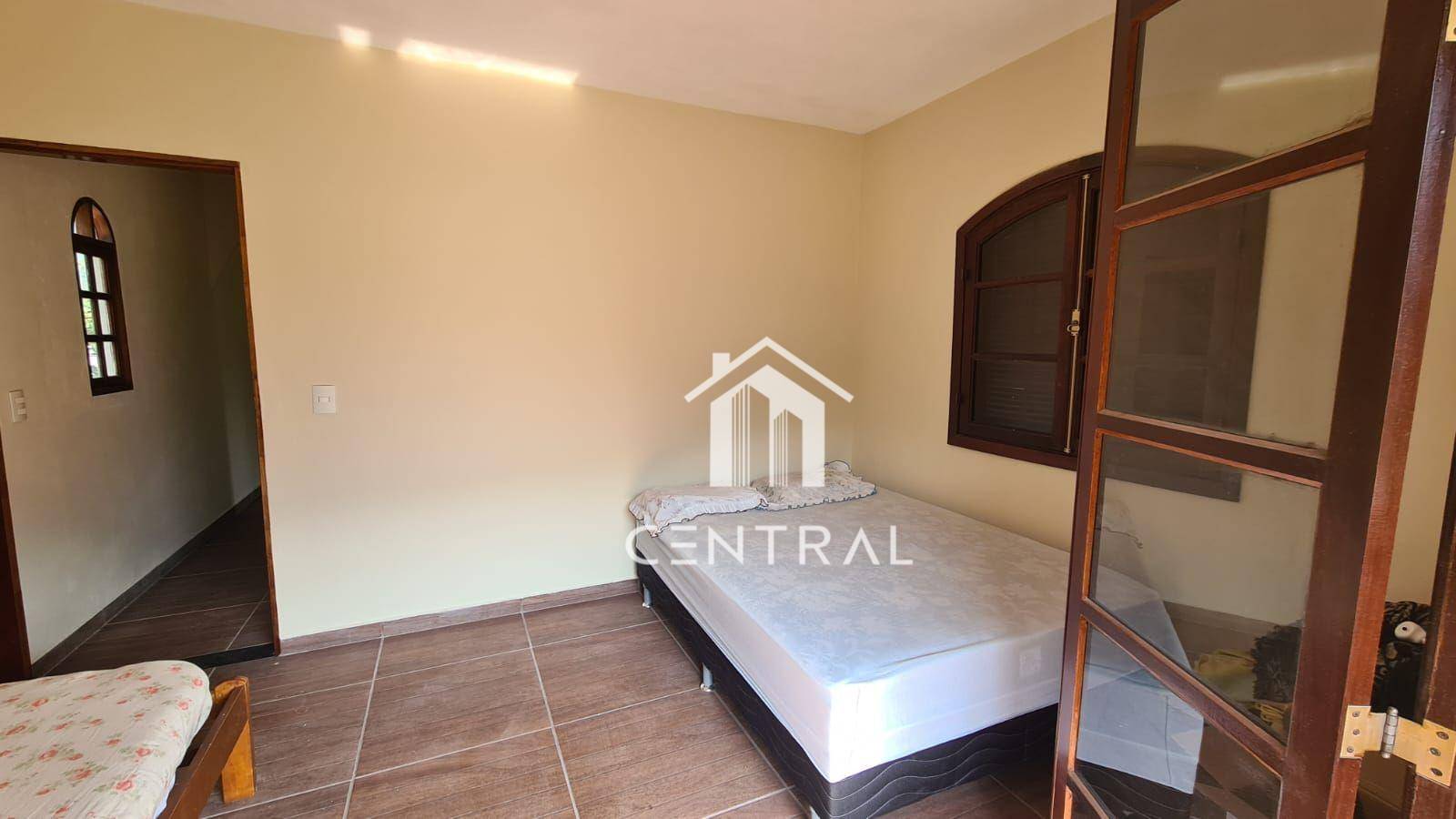 Sítio à venda com 3 quartos, 198m² - Foto 9
